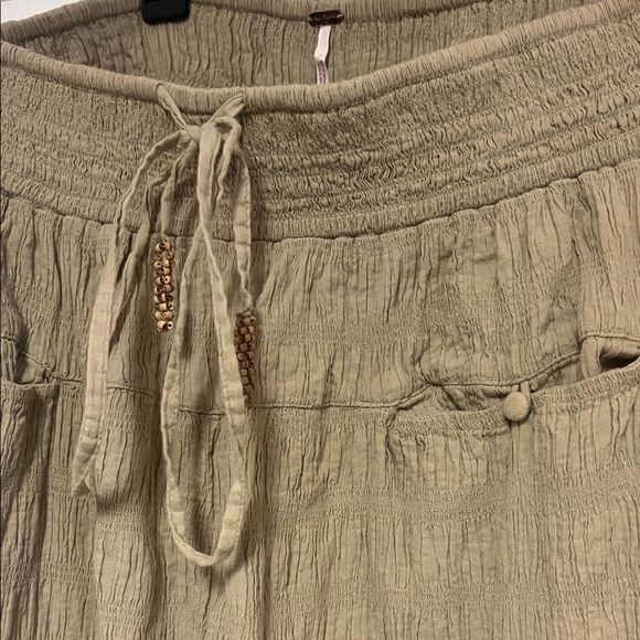 Free People Wide-Leg 
Tiered Pull-On Pant 
Size Large - Picture 13 of 15
